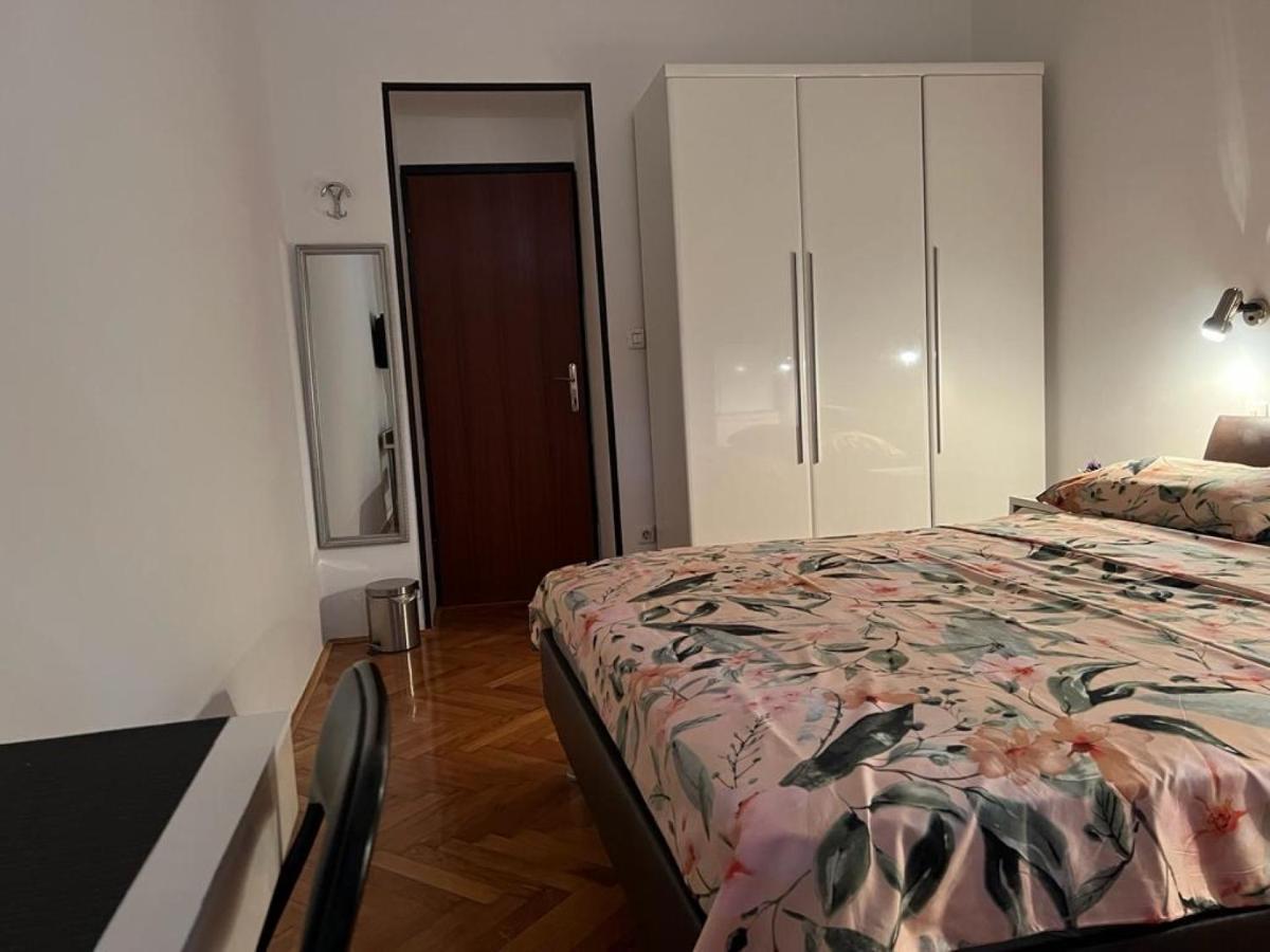 Rooms Aida Pula Exterior photo