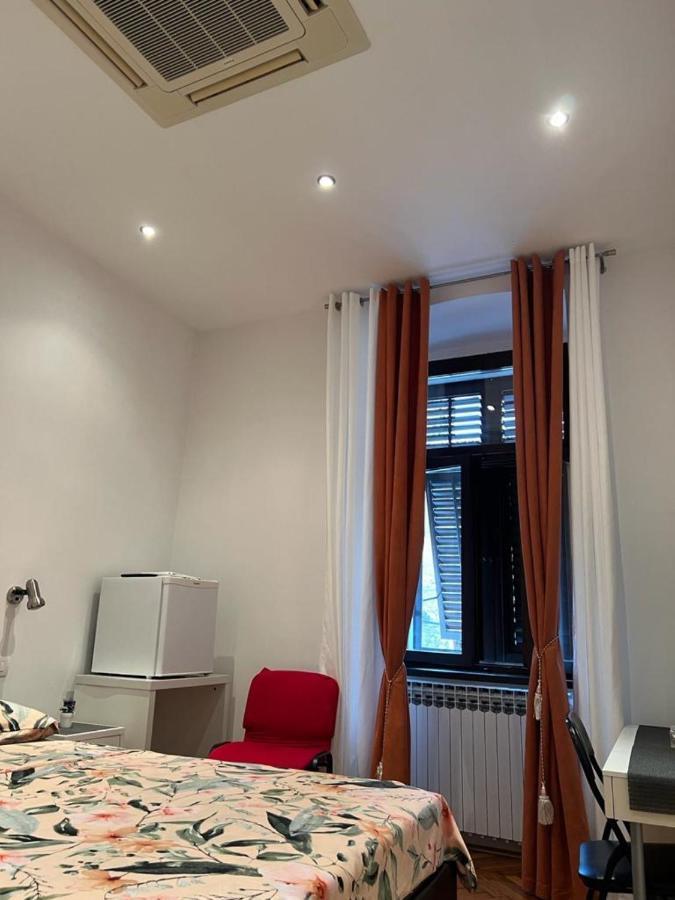 Rooms Aida Pula Exterior photo