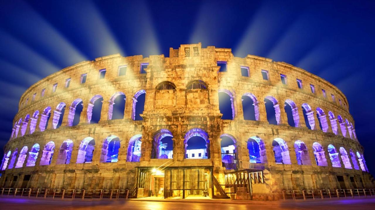 Rooms Aida Pula Exterior photo