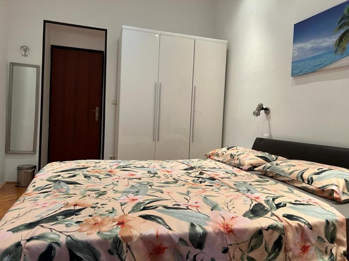 Rooms Aida Pula Exterior photo